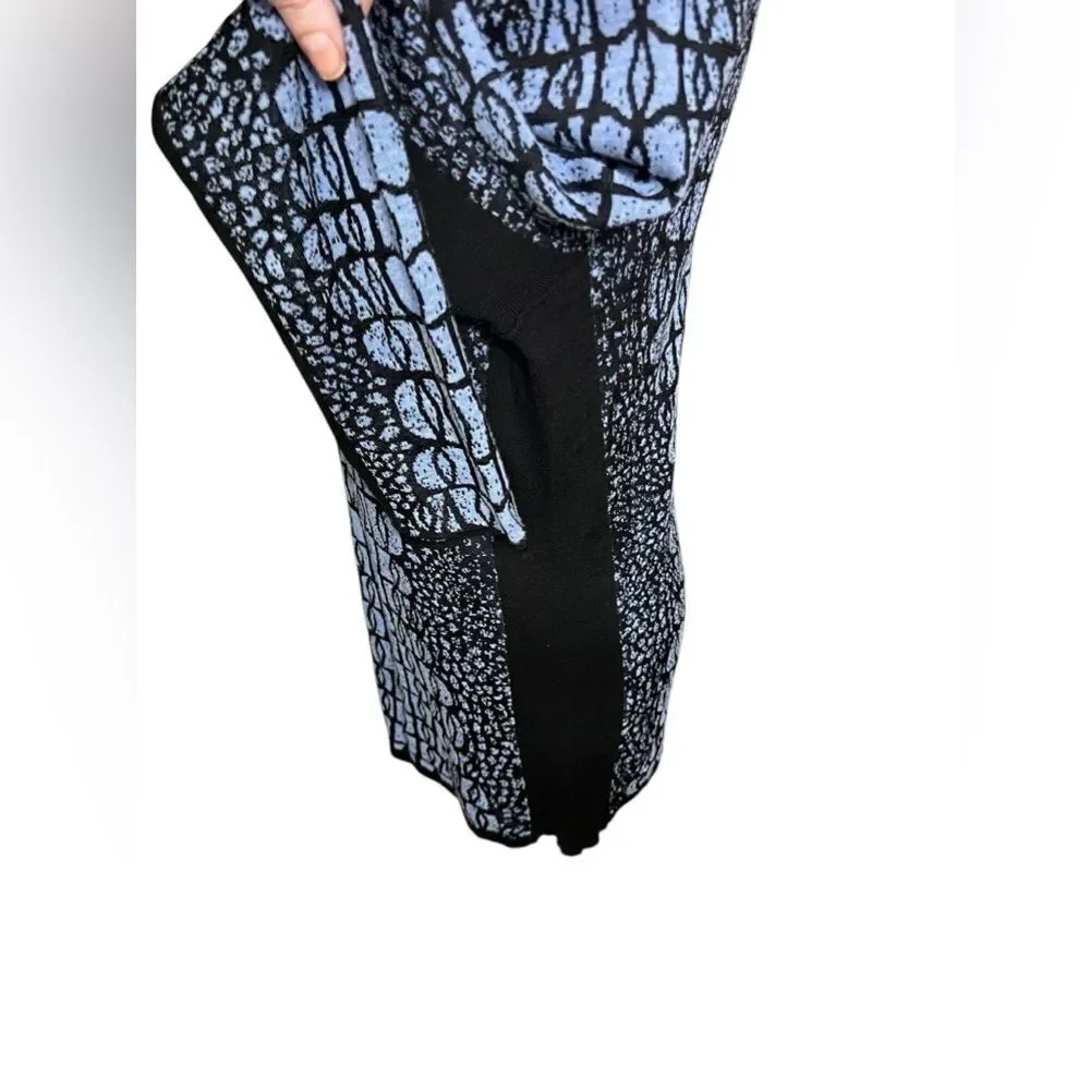 NIC+ZOE medium blue and black geometric sweater crew neck long sleeve